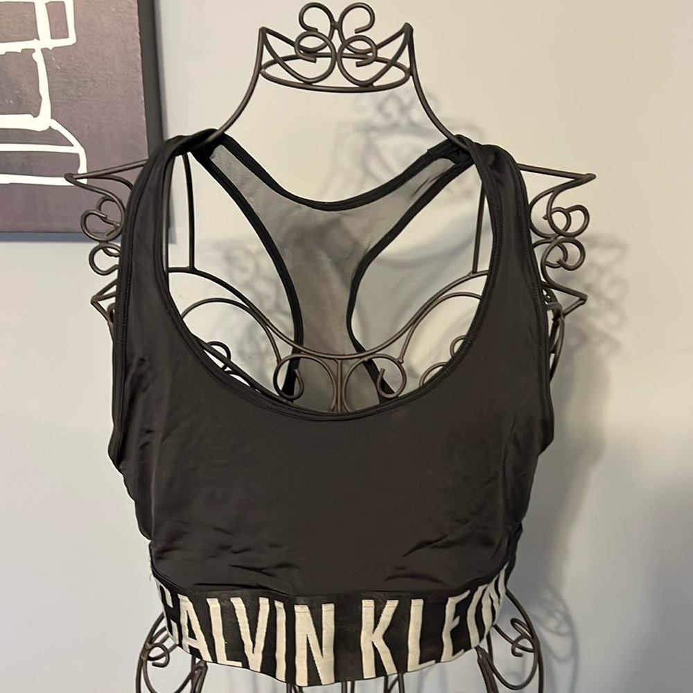 NWOT Ladies Calvin Klein Sports Bra
